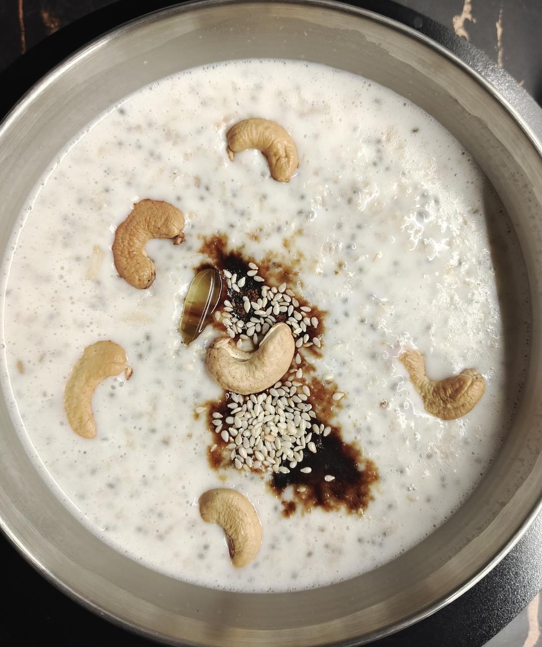 牛奶红枣燕麦粥（懒人早餐）