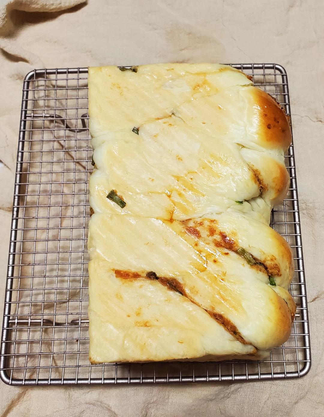 香葱肉松手撕吐司