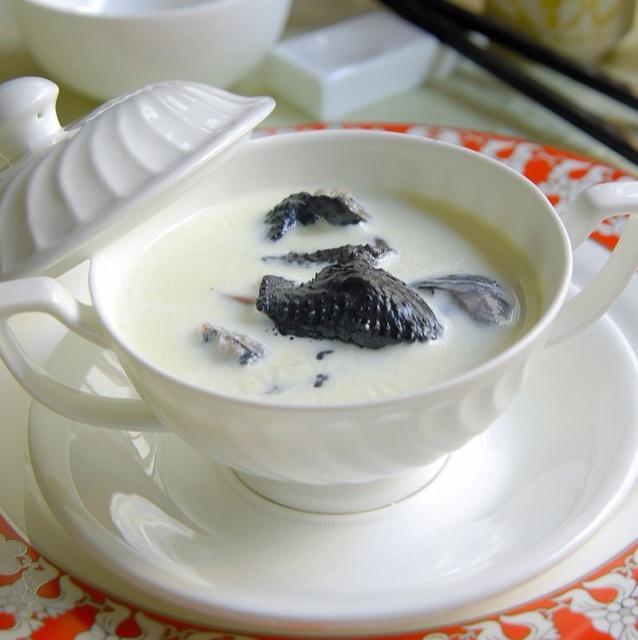 原只椰子炖牛奶汤的做法