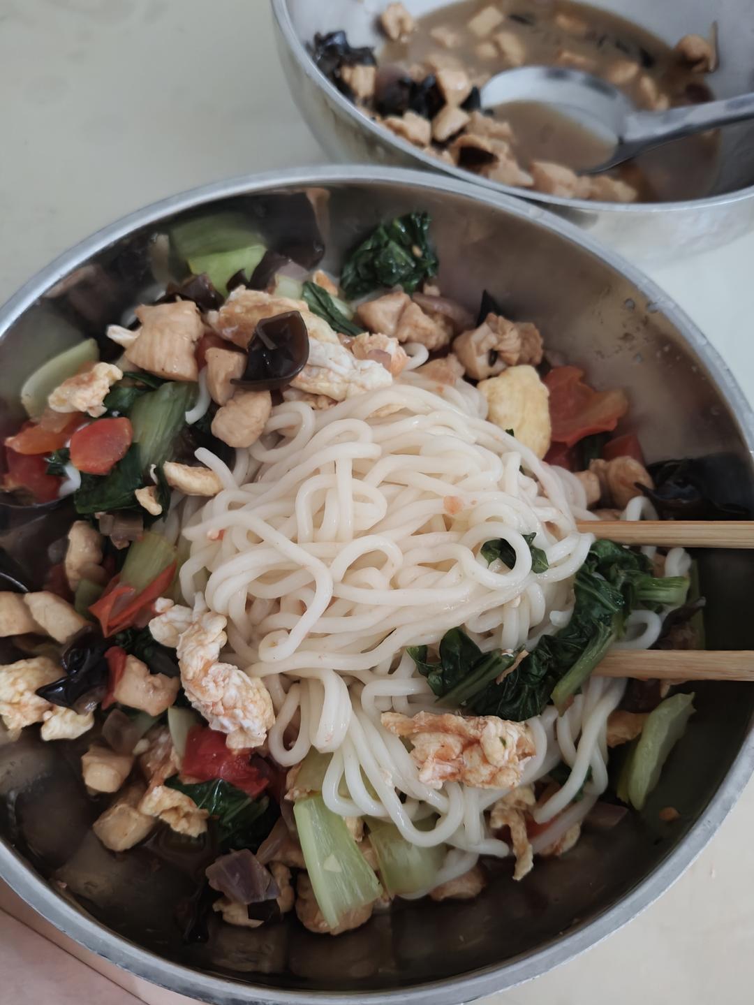 绝味私厨香菇鸡丁米线卤