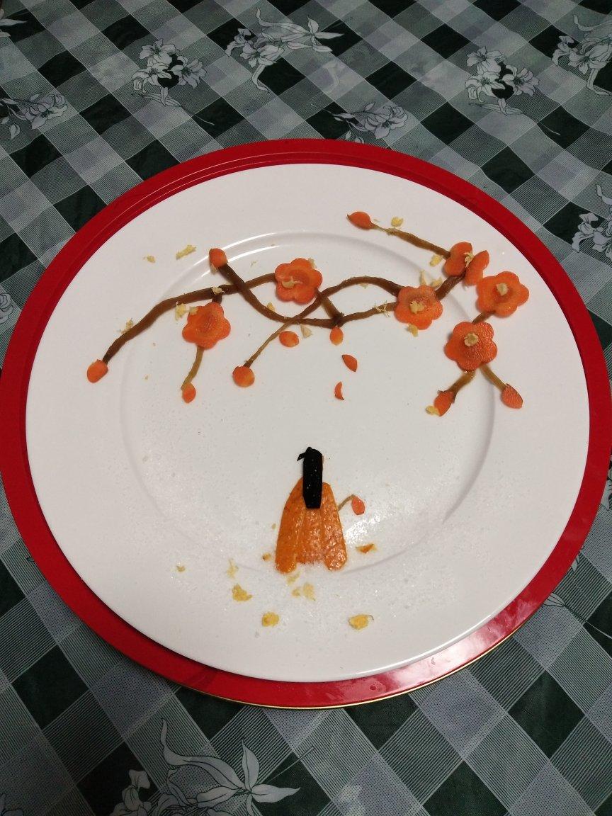 坏蛋的妈妈做的《踏雪寻梅》果蔬餐盘画