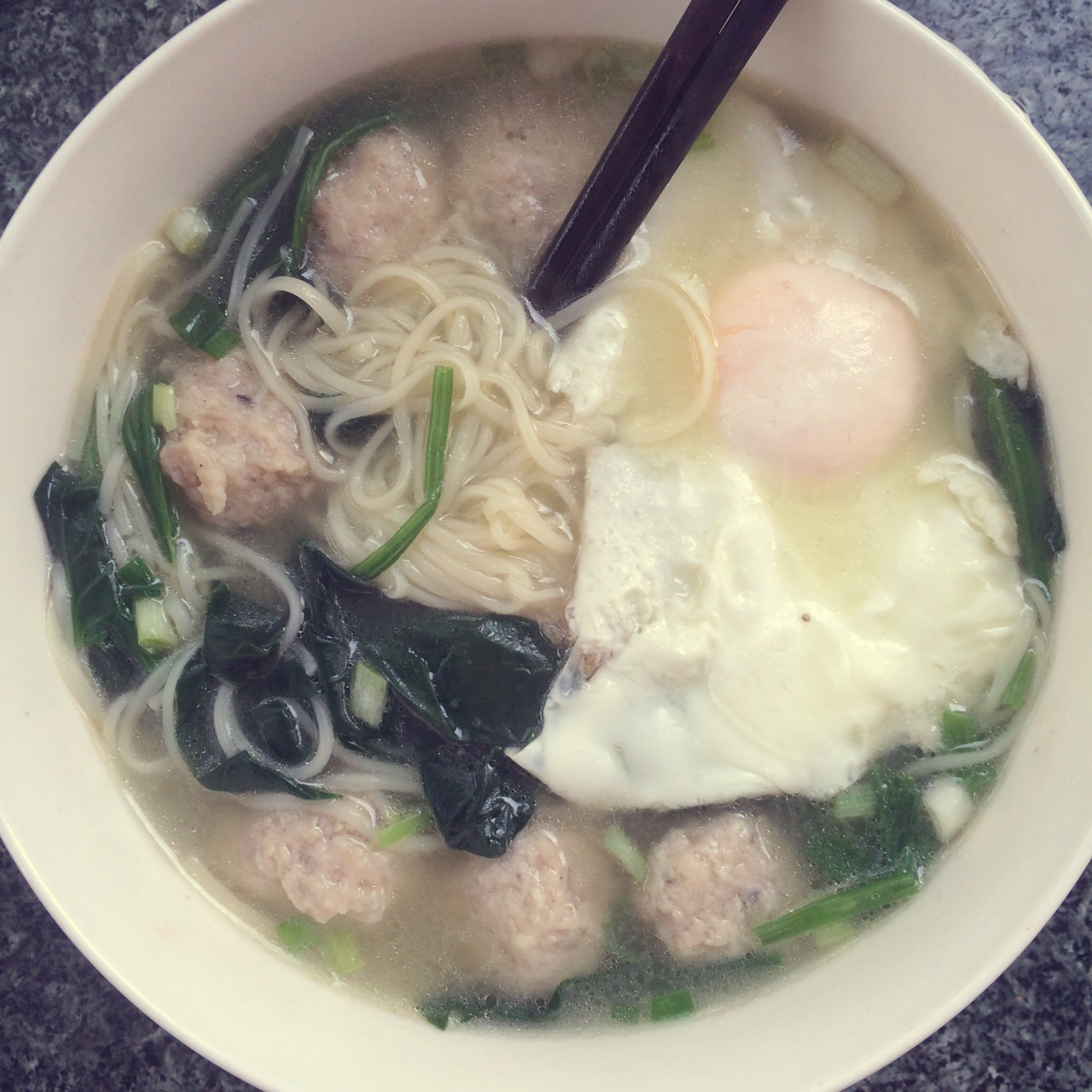 菠菜鸡蛋面