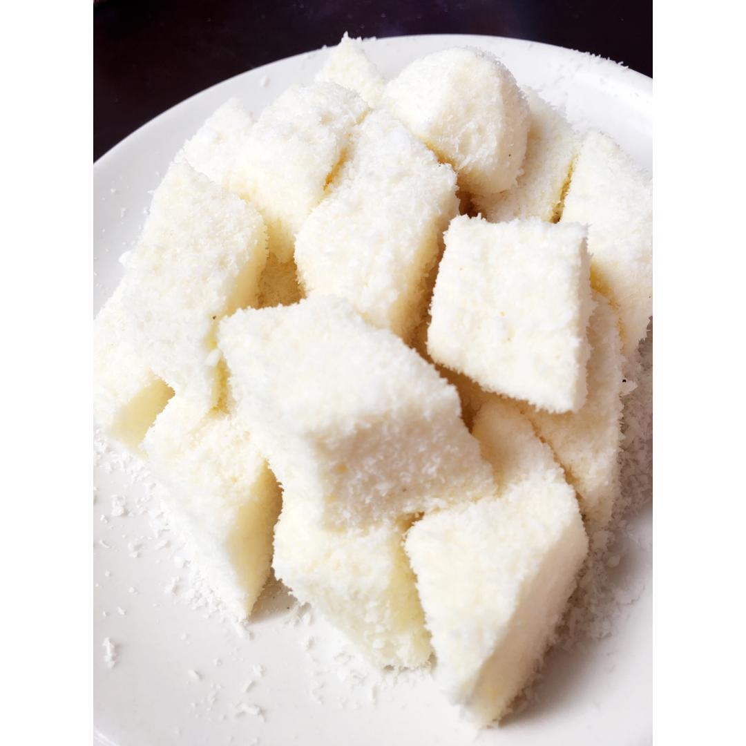椰丝牛奶小方糕