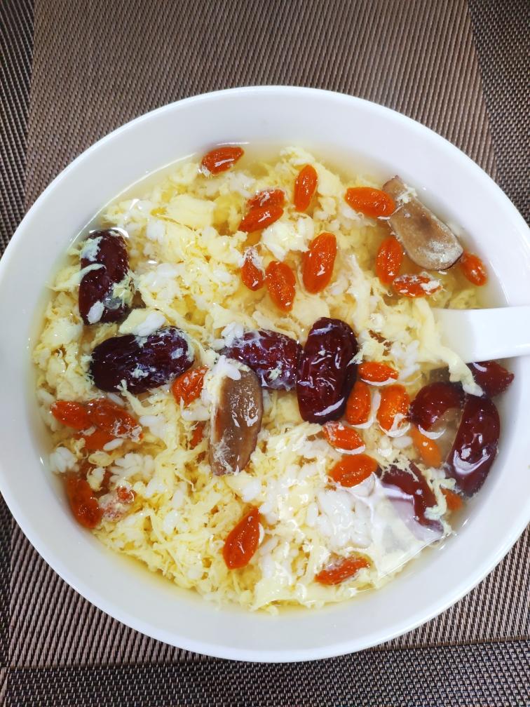 活血暖胃补气生津养颜丰胸催乳首选的酒酿鸡蛋羹