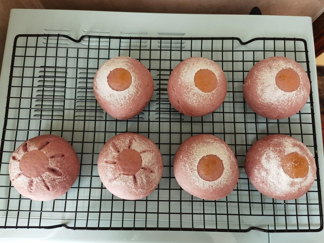 内馅满满的芋泥面包