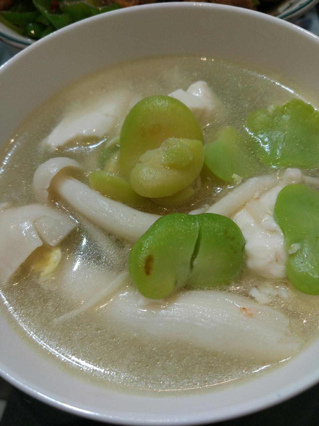 海鲜菇鸡蛋汤