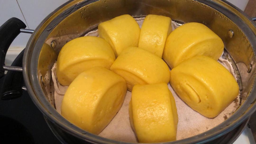 新手也可以--详解如何做出人见人爱、金黄的南瓜馒头