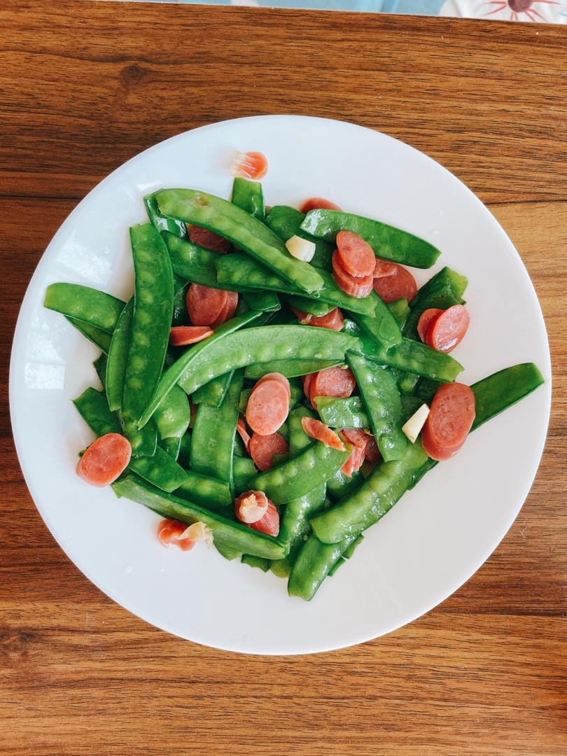 腊肠炒荷兰豆