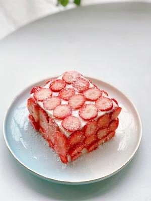 免烤箱❗高颜值🔥草莓酸奶伪蛋糕～低卡美味的做法 步骤4