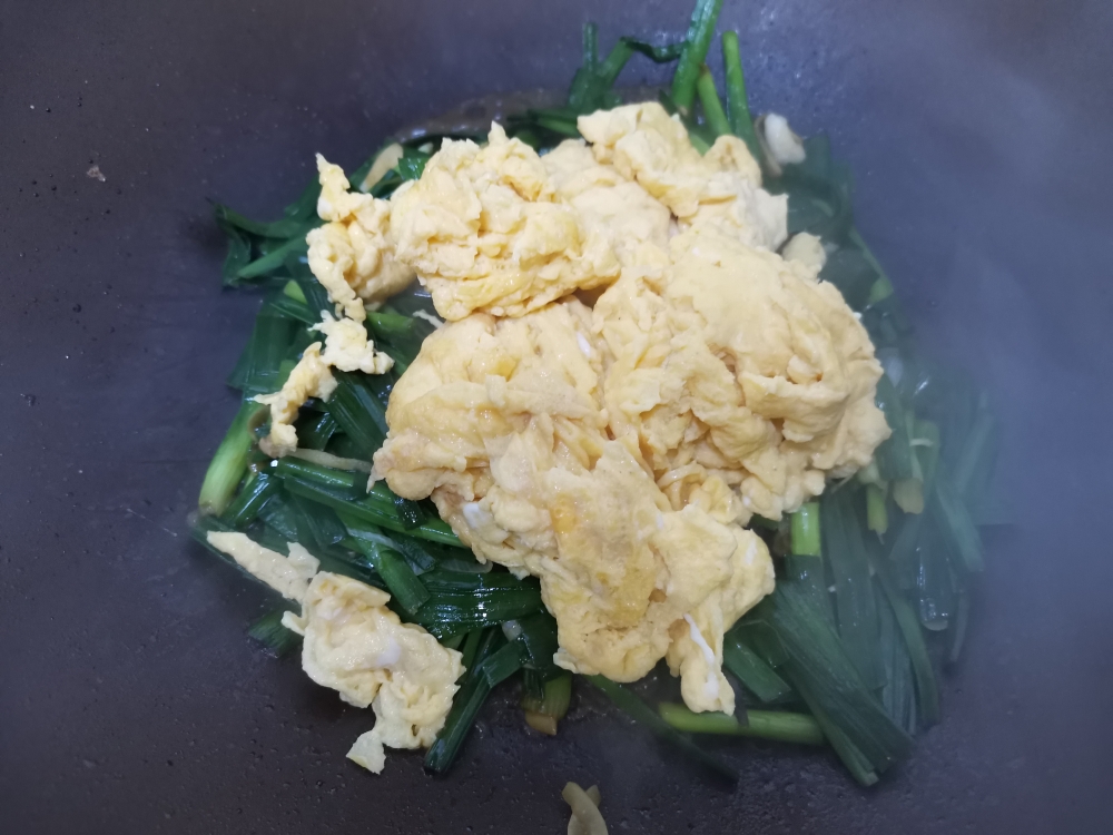🔥韭菜炒鸡蛋🔥5分钟快手菜！的做法 步骤9