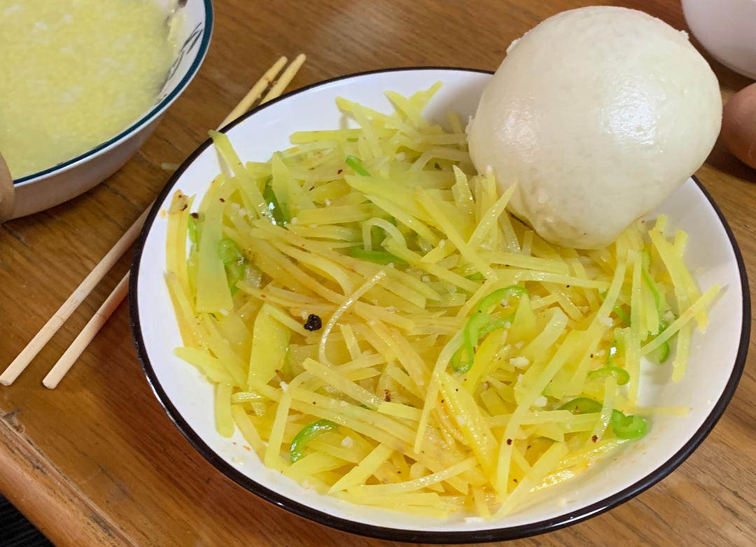 凉拌土豆丝，爽口开胃