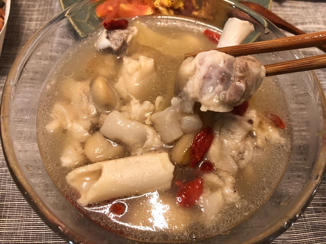 芸豆炖猪蹄