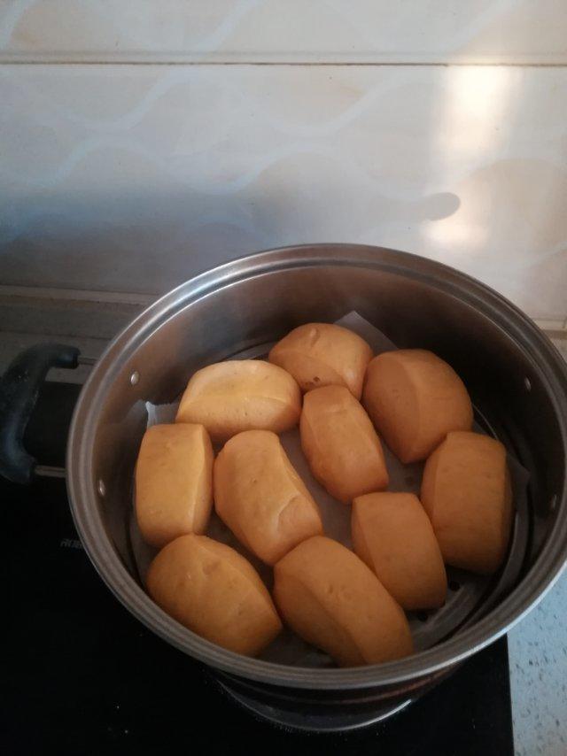 新手也可以--详解如何做出人见人爱、金黄的南瓜馒头