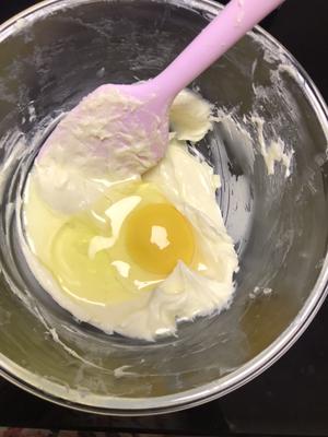 百香果酸奶重芝士块的做法 步骤3