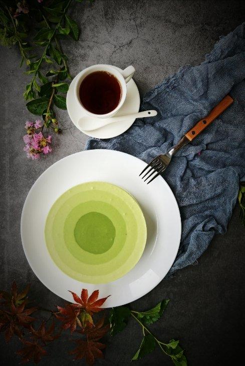 渐变抹茶慕斯蛋糕：我Amanda带着既美又作的抹茶甜点又来了！【曼食慢语】