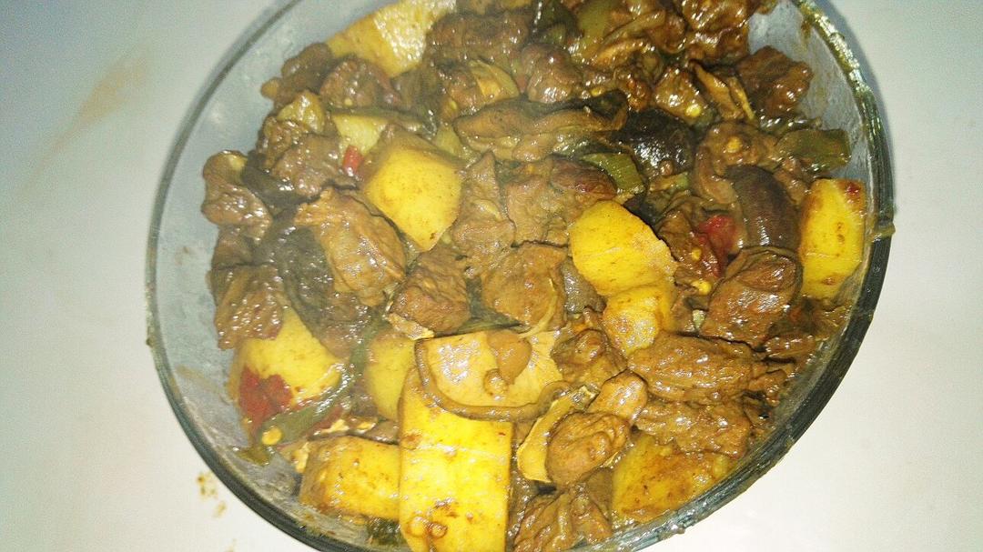 红烧牛肉土豆 （独家秘制）