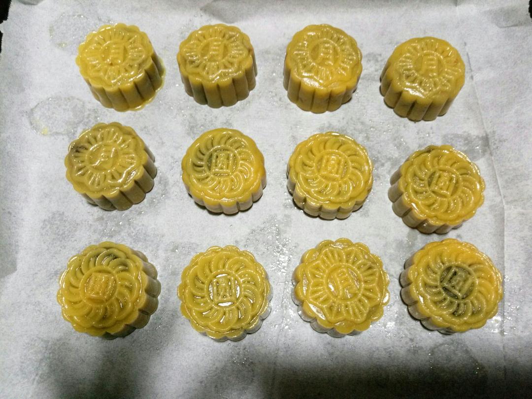 广式月饼——蛋黄莲蓉月饼