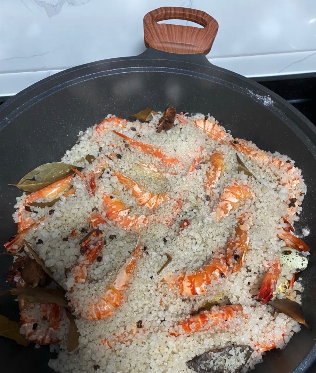 超大超鲜的盐焗🦐虾的做法 步骤6