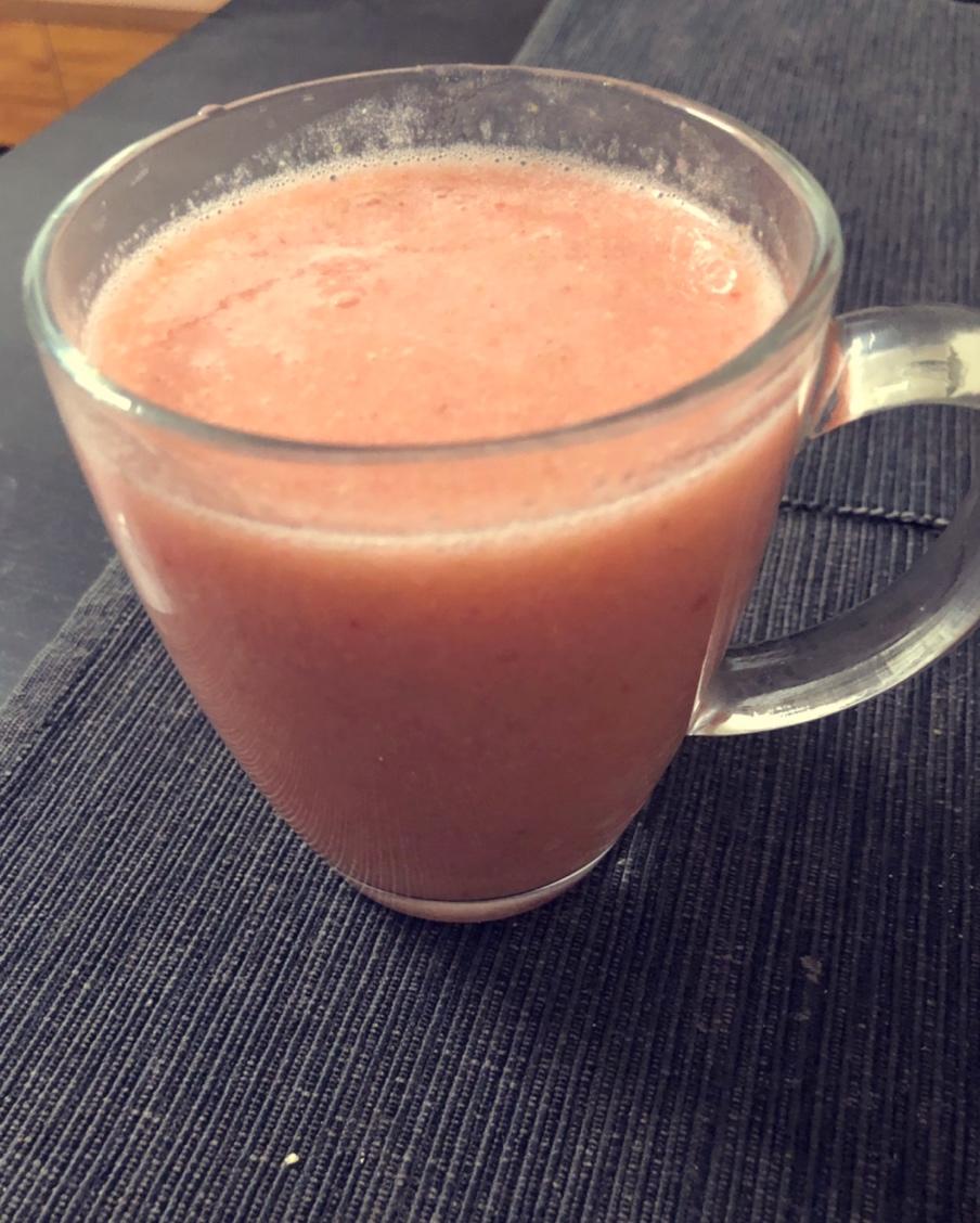 深夜疾走叫外卖做的百分百草莓汁