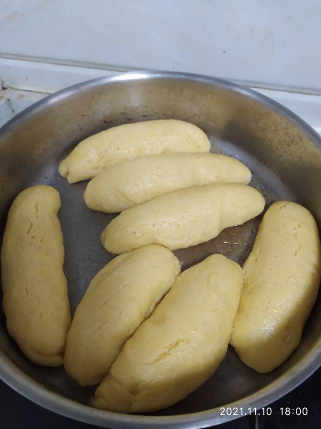 玉米面发面饼子