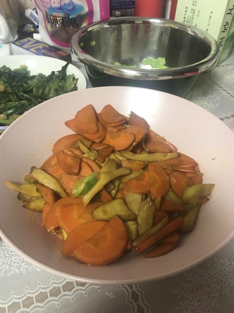 胡萝卜炒杏鲍菇