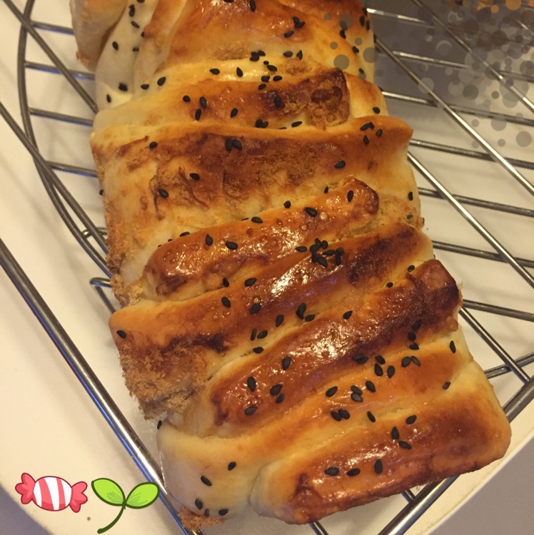 手撕千层肉松面包