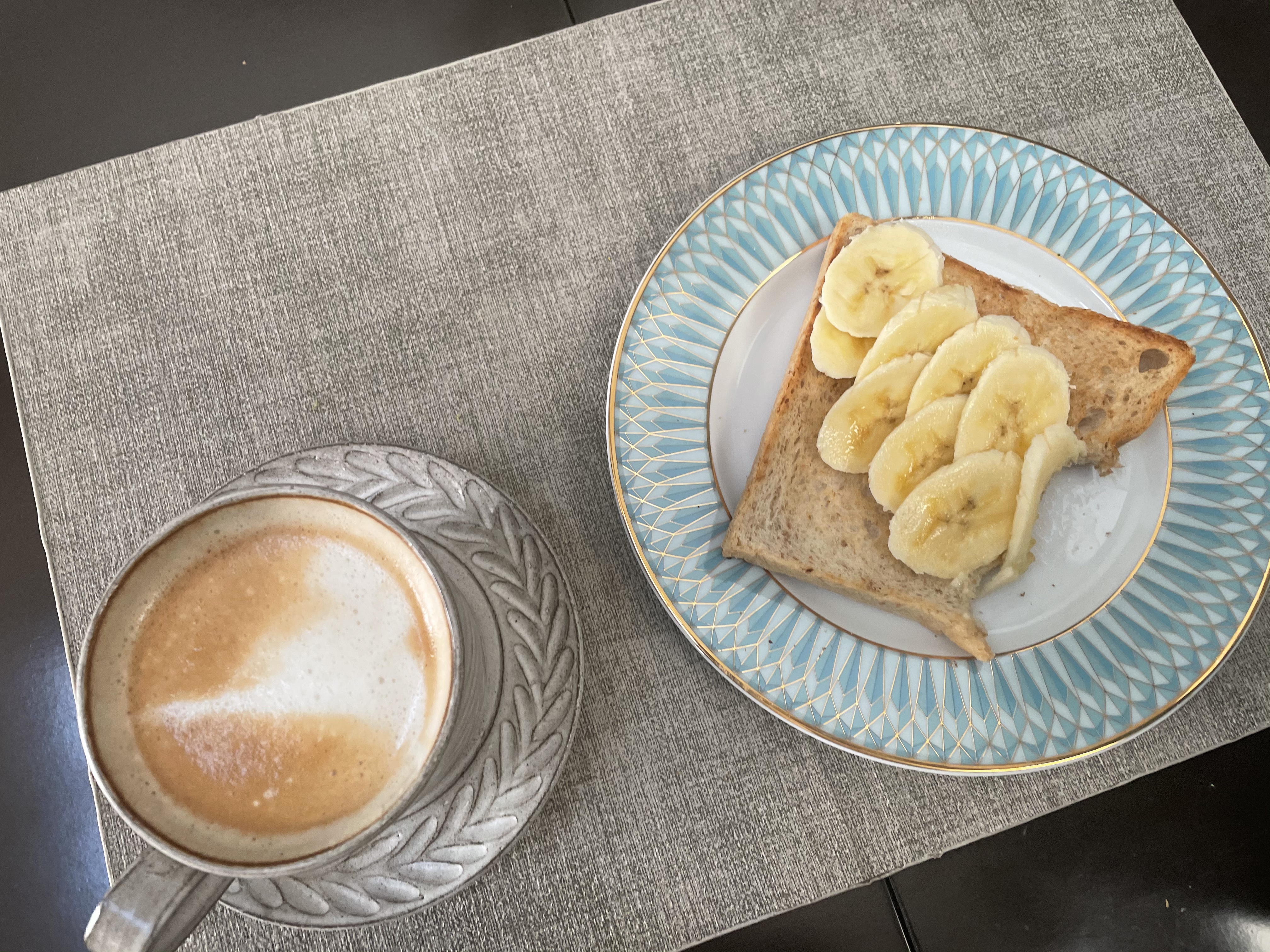 1分钟早餐•拿铁+香蕉吐司的做法