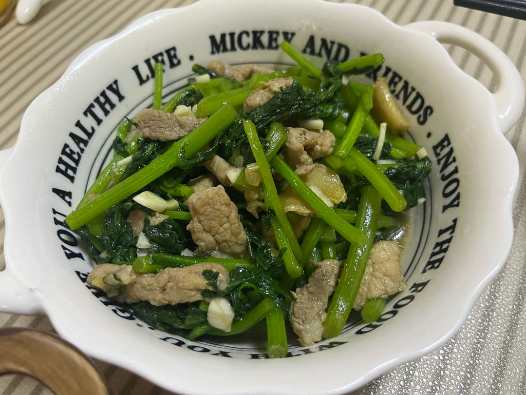 茼蒿炒肉