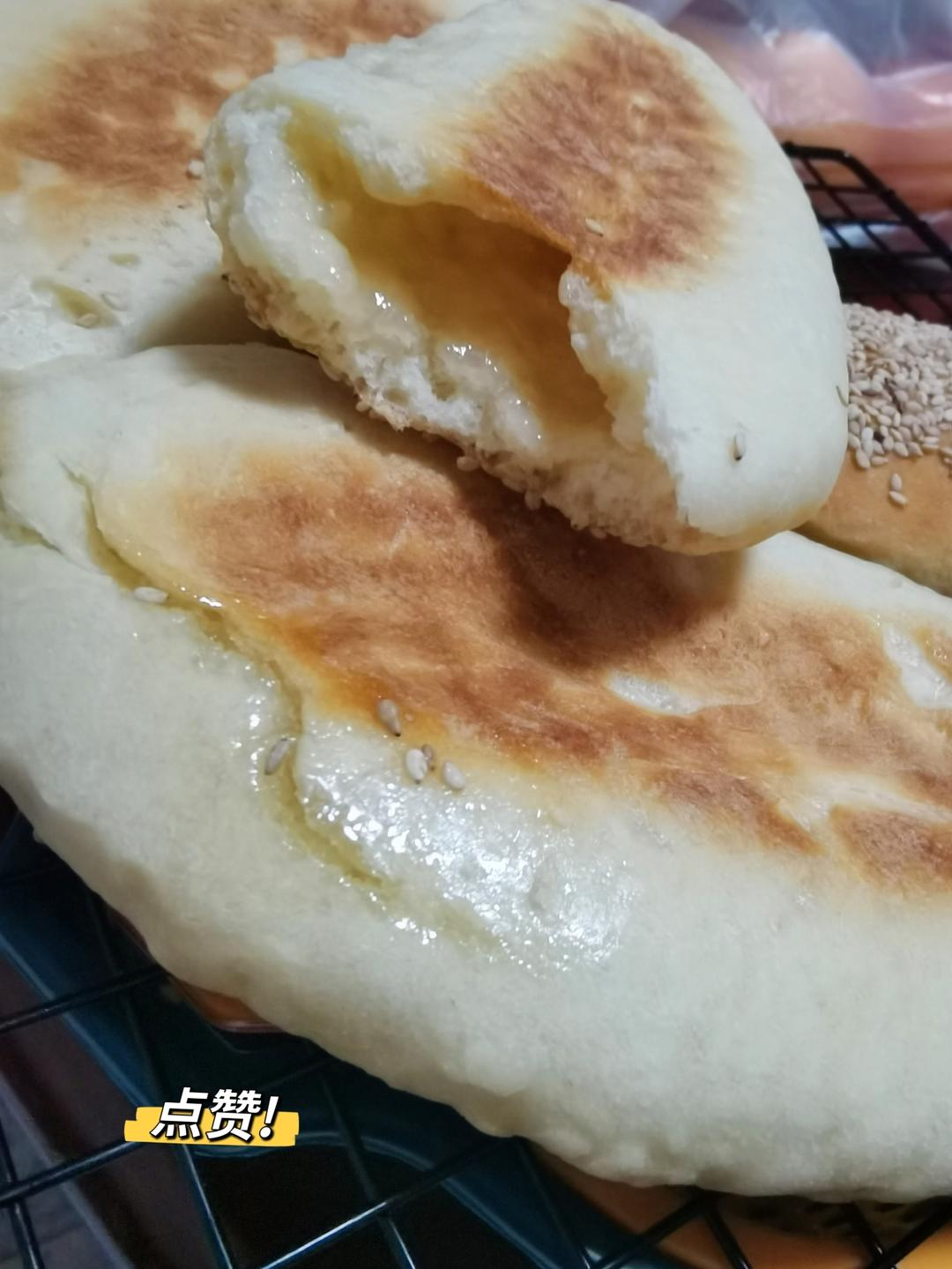 香喷喷的发面烤饼