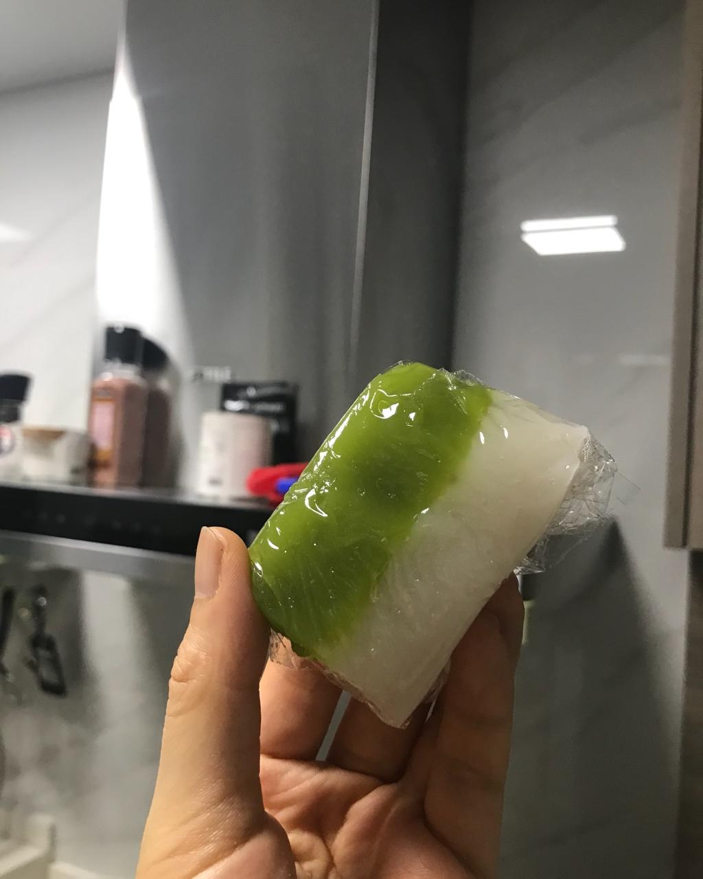 斑斓椰汁千层糕（一点不粘木薯粉版）