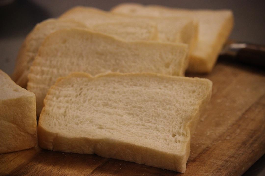 伊藤雅大的炼乳吐司 撕着撕着就吃没了