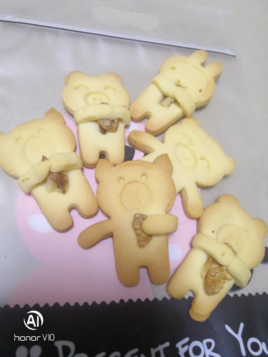 「ʕ·͡ˑ·ཻʔෆ⃛ʕ•̫͡•ོʔ喜欢杏仁的抱抱熊饼干」