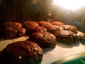 巧克力坚果大饼干的做法 步骤15