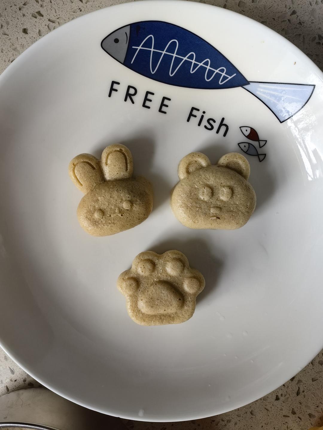 香蕉蒸糕/火龙果/玉米/苹果/雪梨