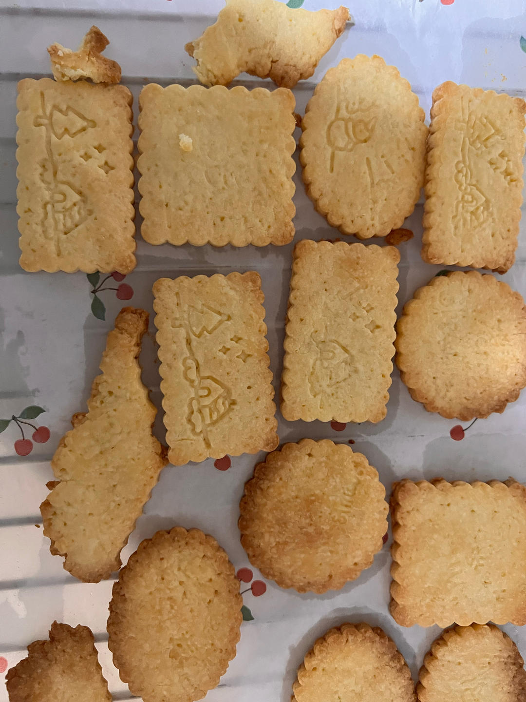 小朋友们超爱的卡通小饼干