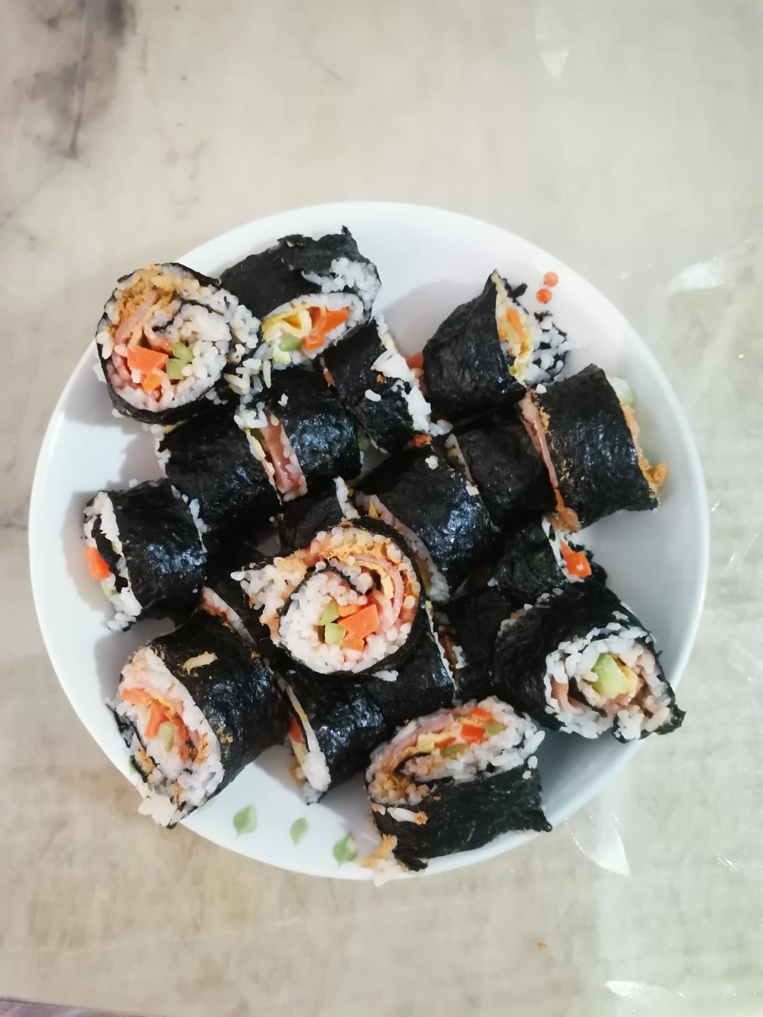皮薄馅大超好吃，小白很容易入手的基础款寿司