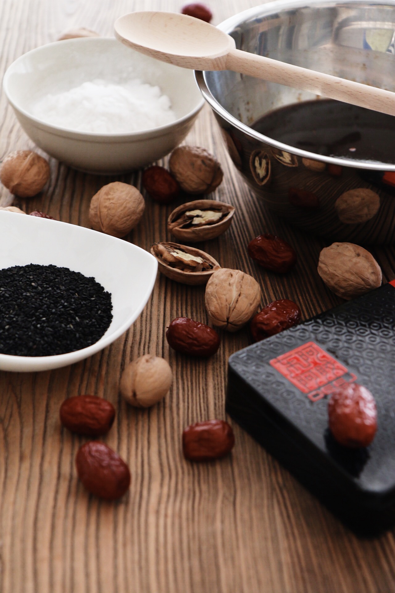 桂圆核桃芝麻红枣阿胶膏