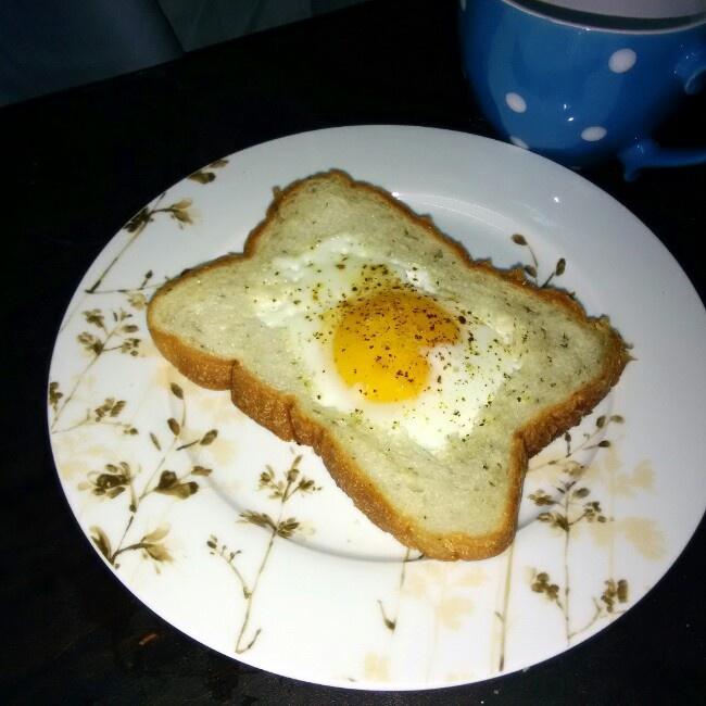 电饭煲早餐——吐司煎蛋的做法