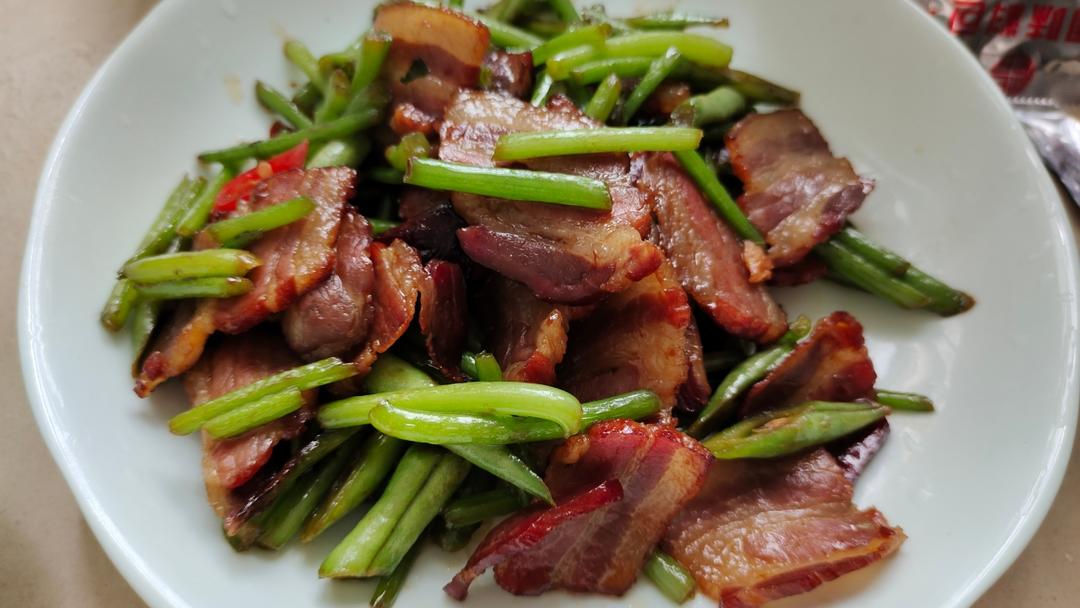 红薯梗炒腊肉