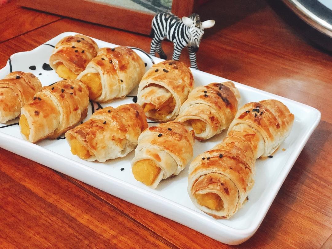 香肠酥皮卷：手抓饼皮还能这样吃，不用和面快速搞定早餐