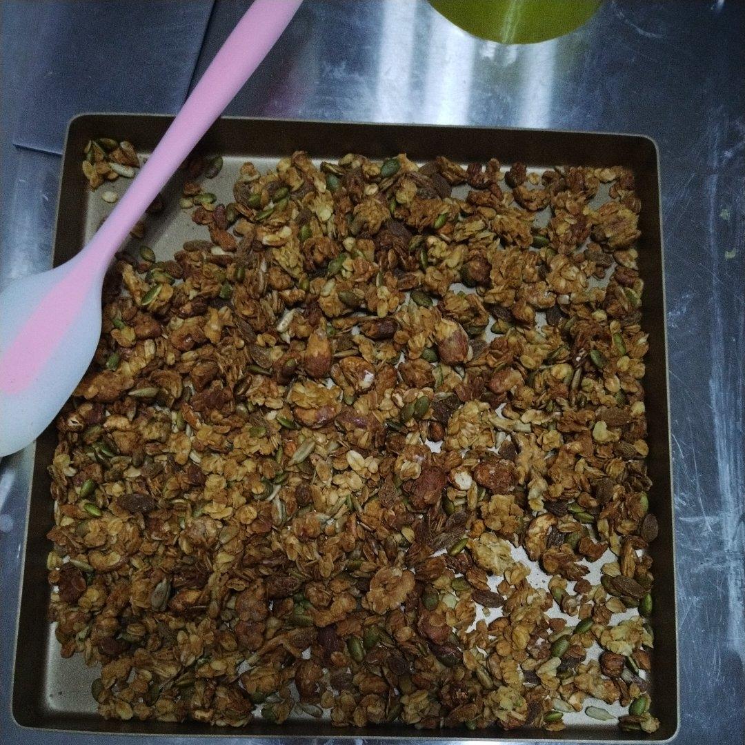 烤麦片、脆麦片