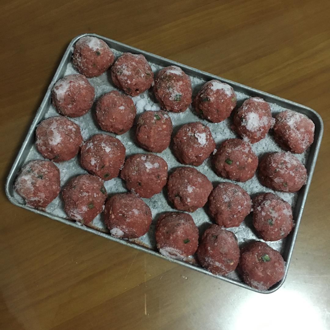 广式点心：水煮/蒸牛肉丸