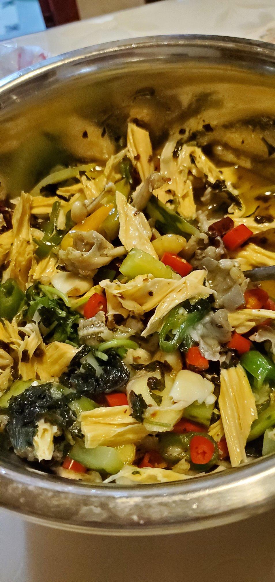 独家秘制 · 泡椒田鸡!