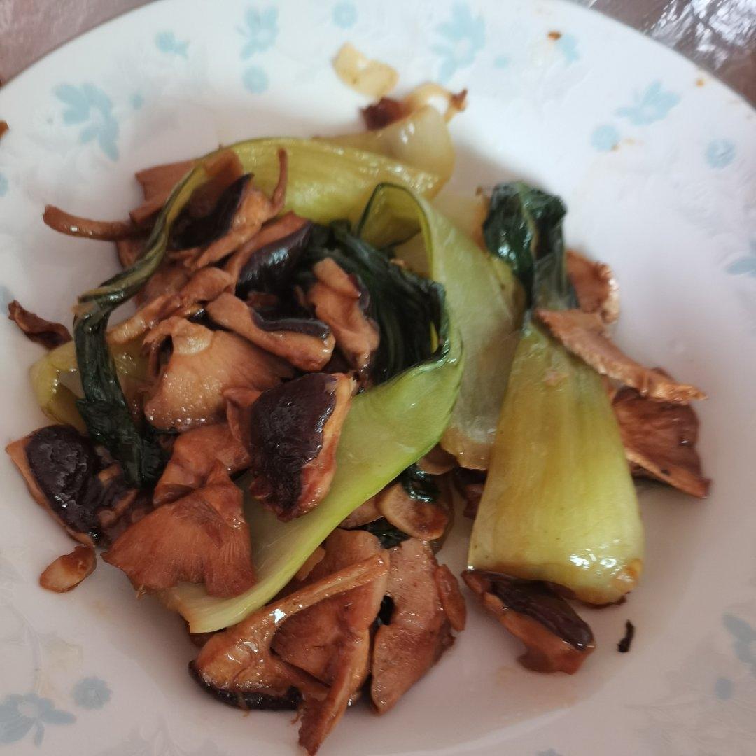 简易版香菇扒油菜