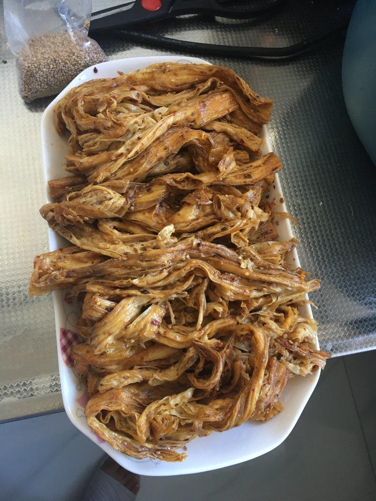 用腐竹做辣条