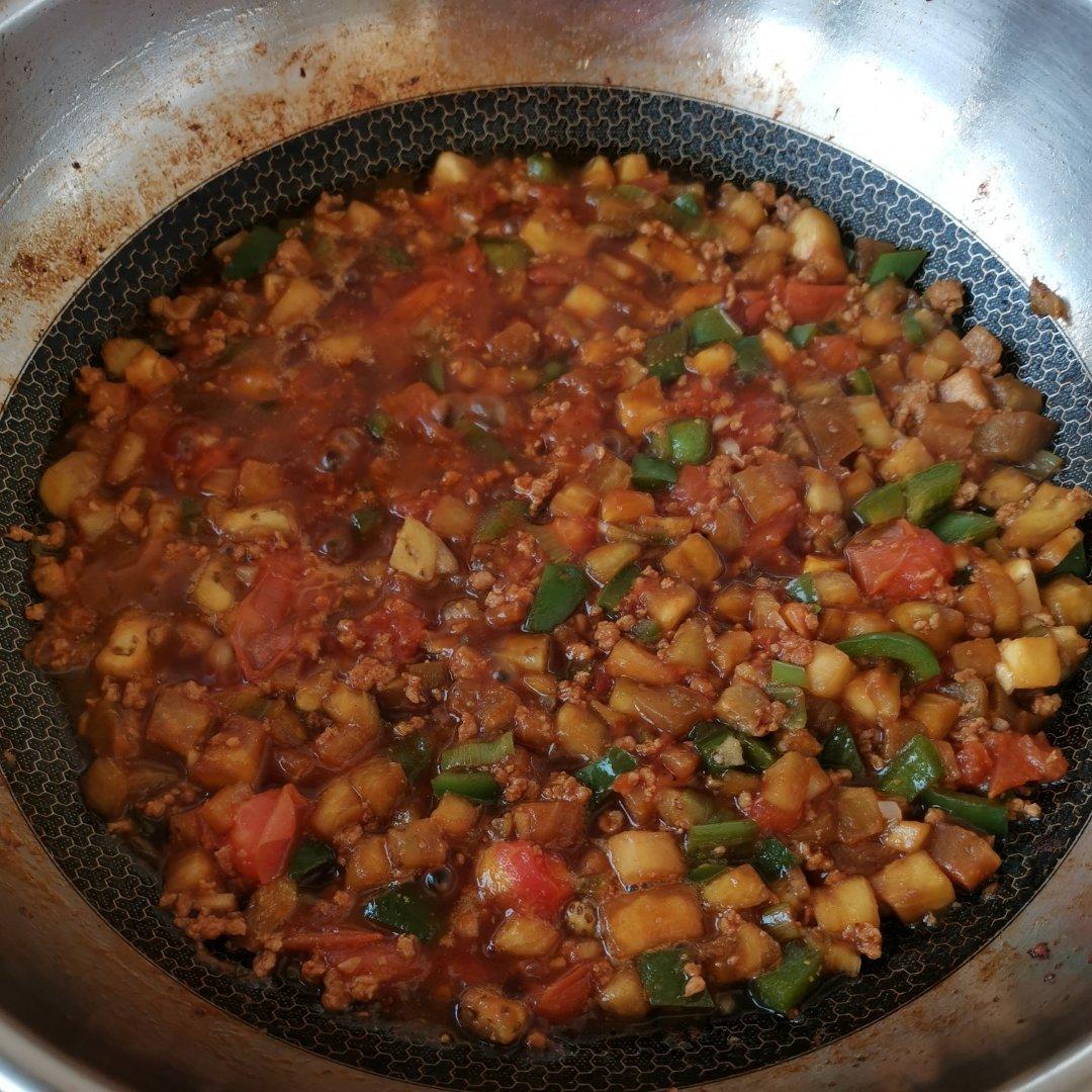 西红柿茄子肉丁打卤面
