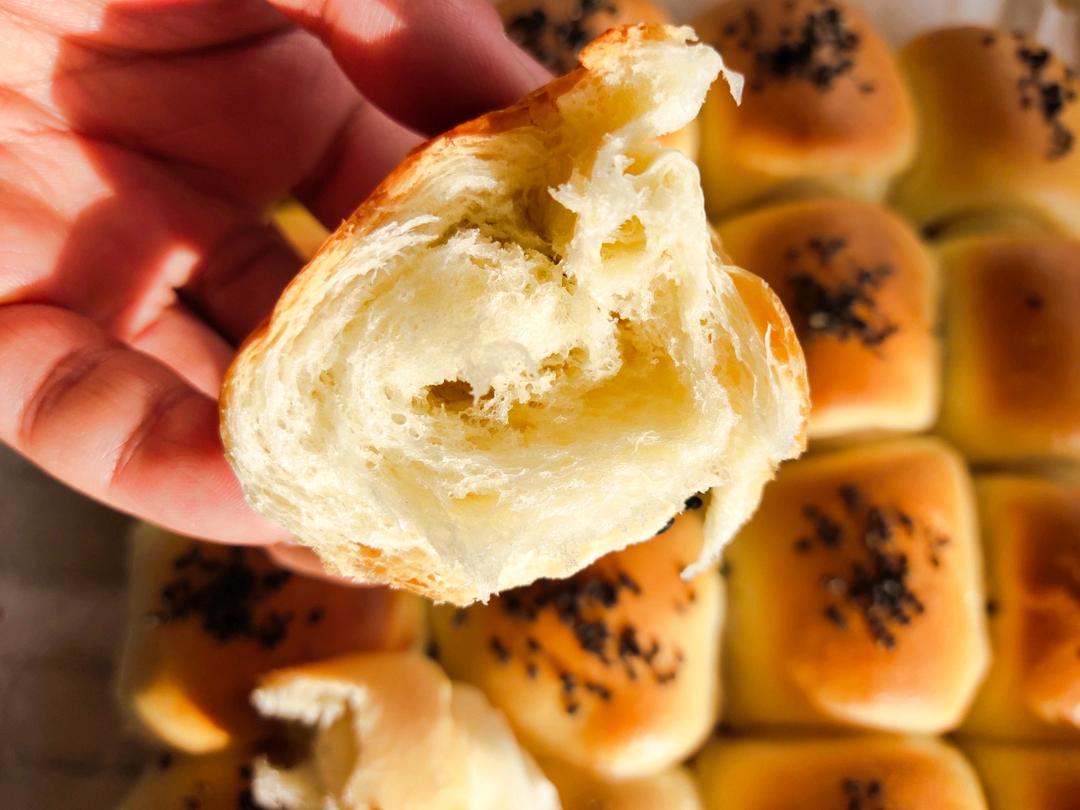 超软淡奶油小面包（餐包），一次发酵柔软拉丝，消耗淡奶油，持久柔软隔天不变硬