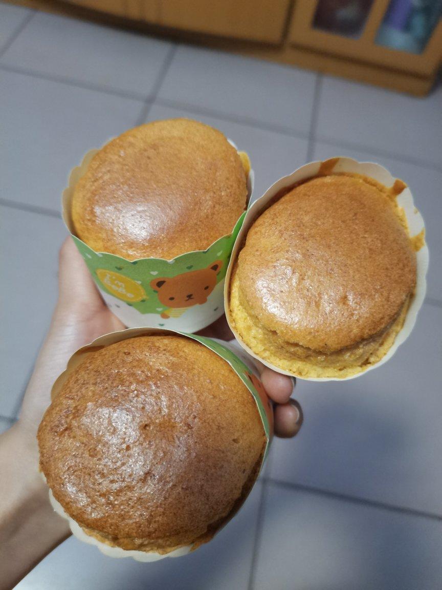 云朵般柔软的纸杯蛋糕