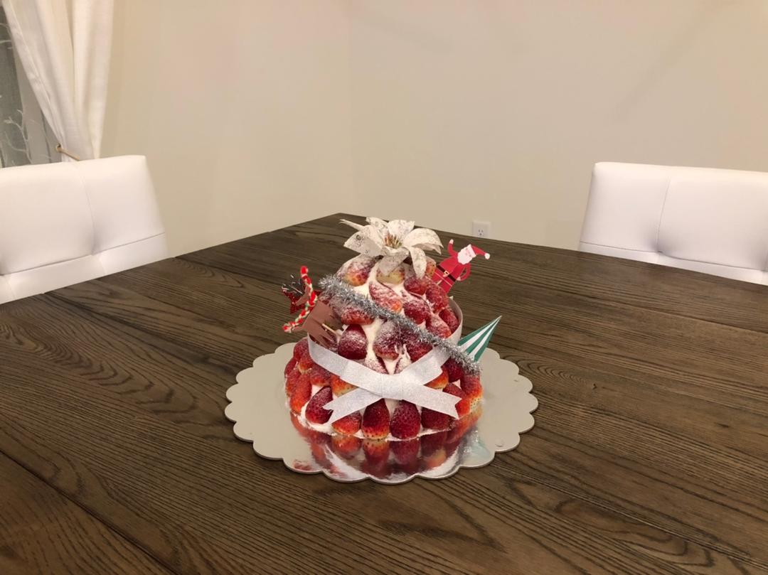 火热圣诞草莓塔