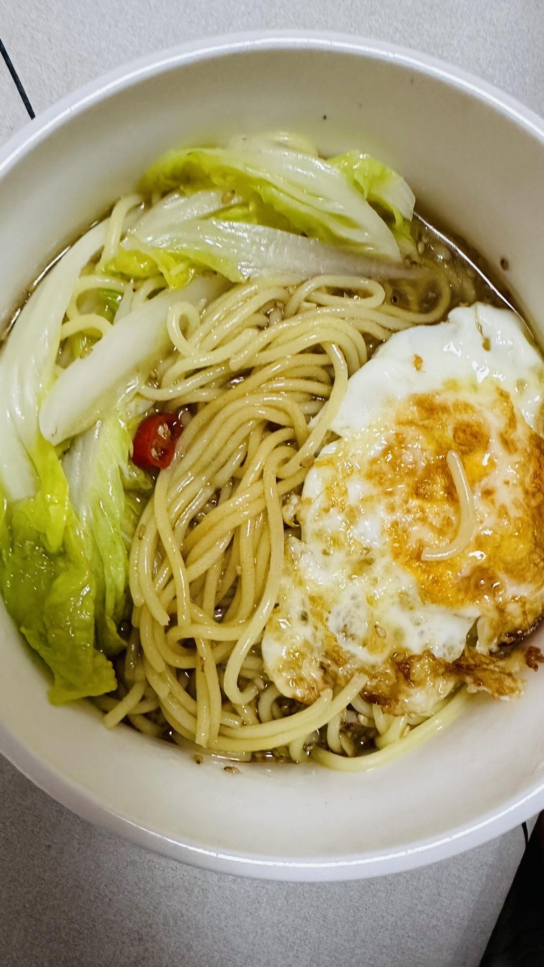 酸辣开胃❗️好吃到连汤汁不剩～酸汤面